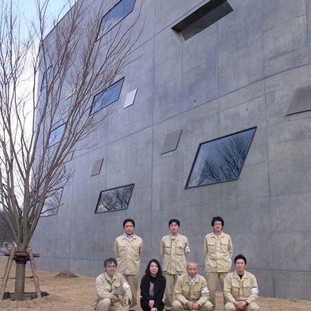 長岡造形大学第3アトリエ棟8|現場の施工者メンバーと私